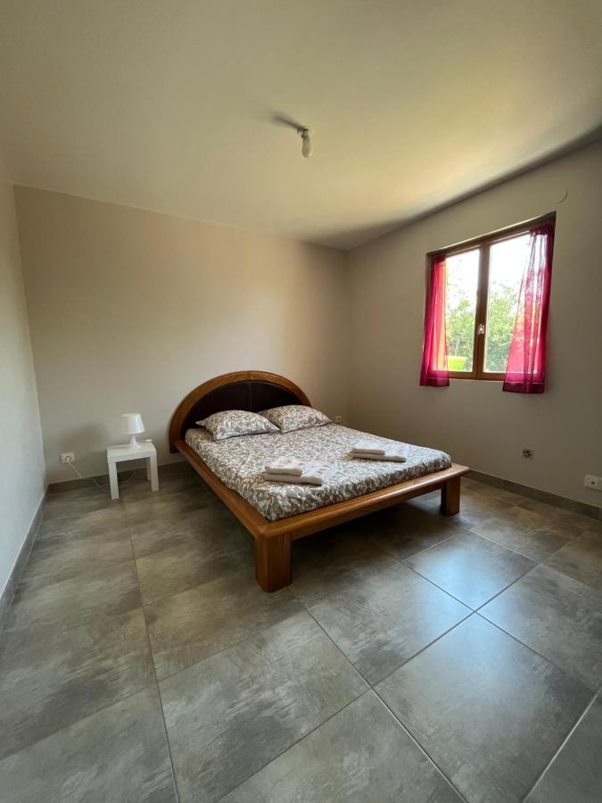 Maison Spacieuse Avec Grand Jardin Et Parking A 20 Min De Lyon Ferienhaus Simandres
