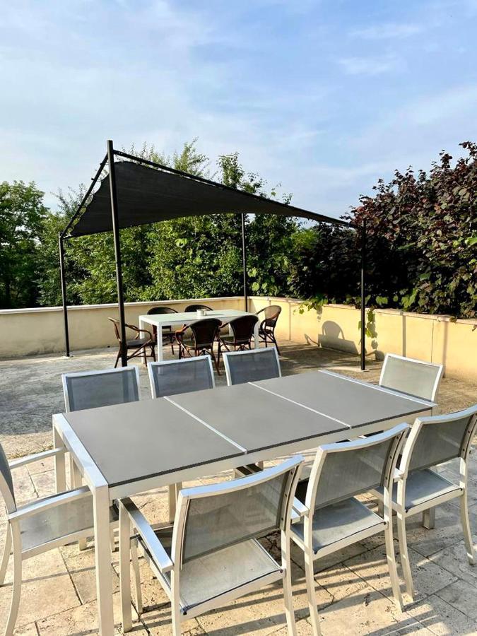 Maison Spacieuse Avec Grand Jardin Et Parking A 20 Min De Lyon
